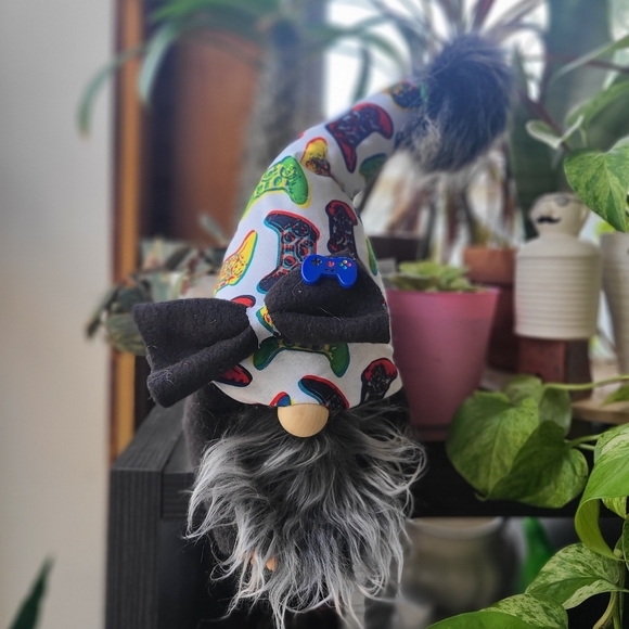 Gamer Gnome - hand crafted! - Picture 1 of 4